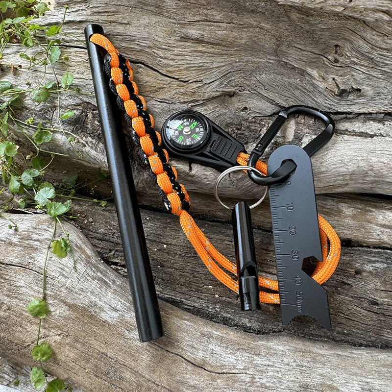 Ferro Rod Striker - Urządzenie do rozpalania ognia Bear Grylls,